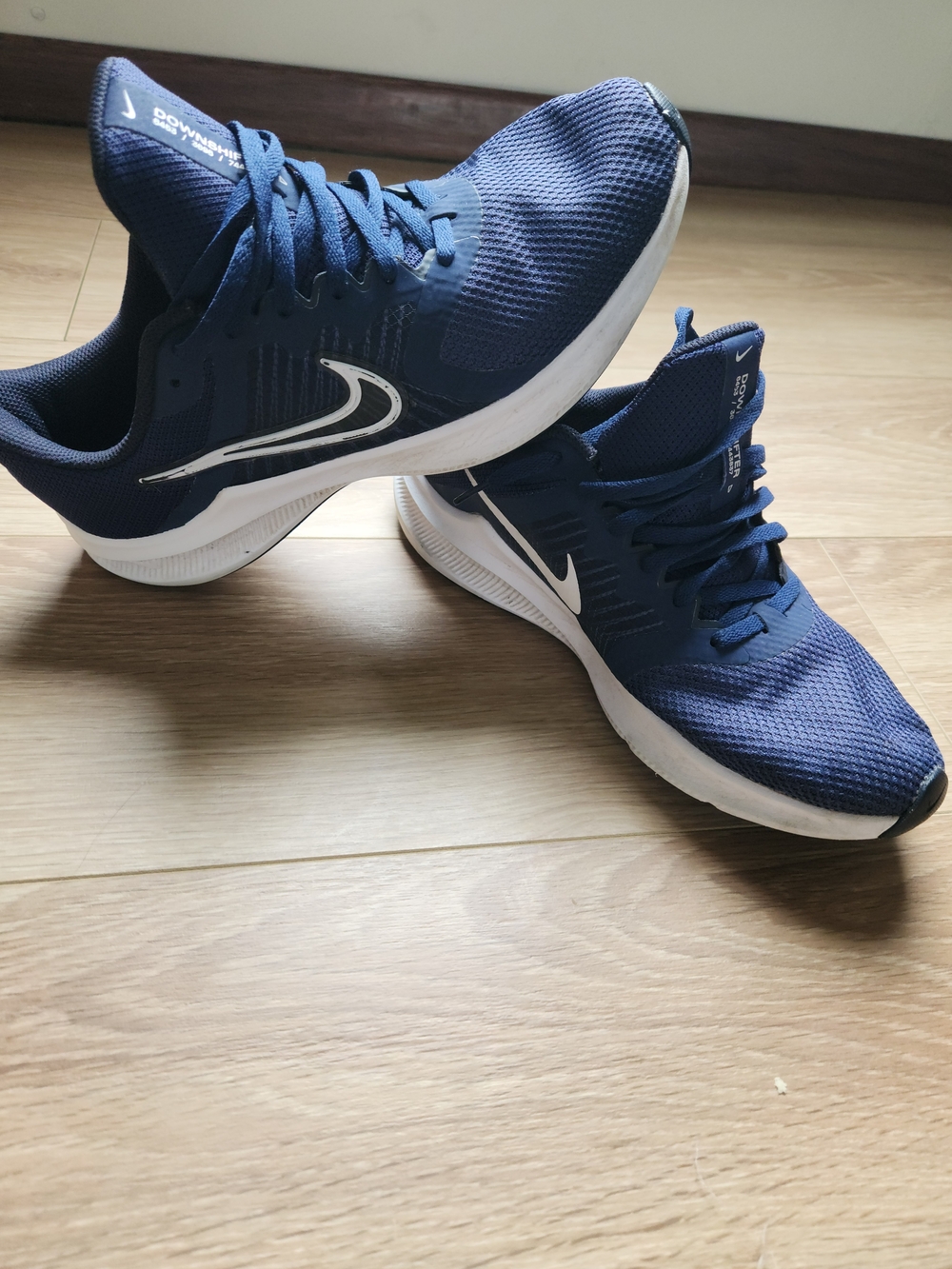 Nike Size 9.. 27cm